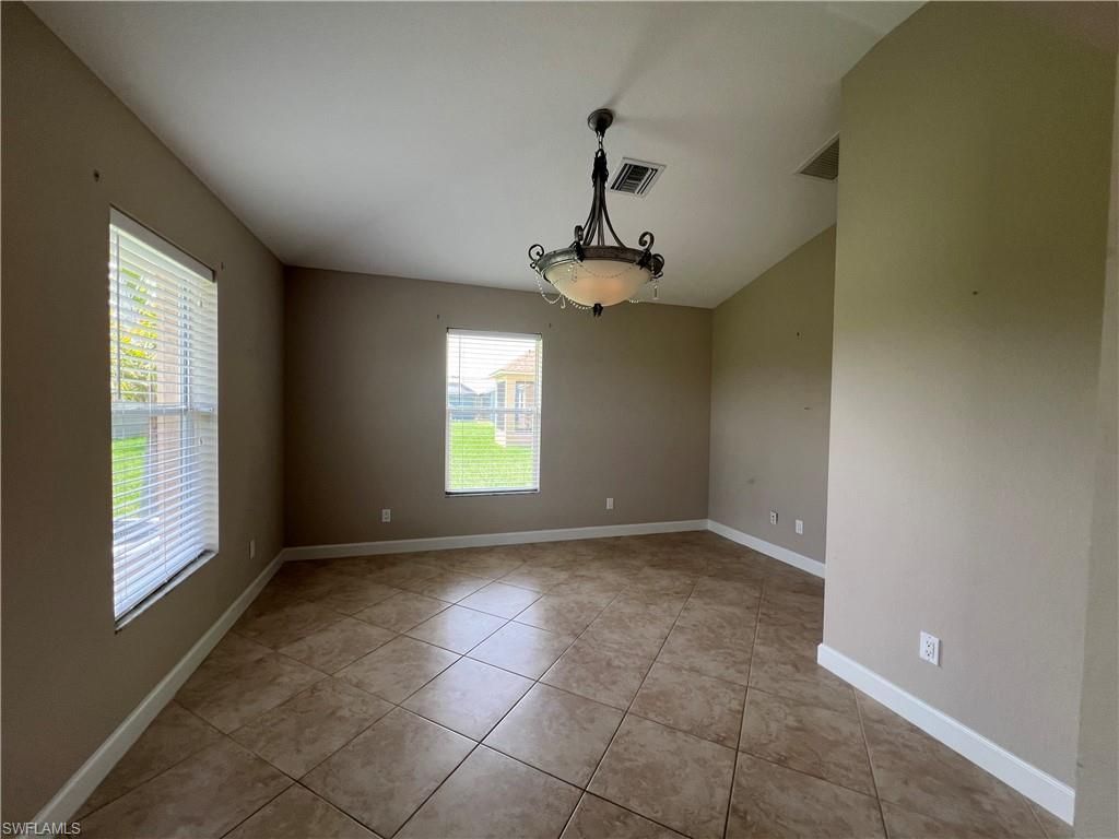 932 SW 4th Ave, Cape Coral, FL 33991 Photo