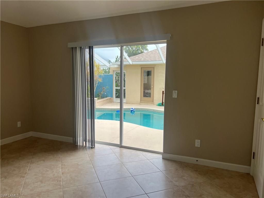 932 SW 4th Ave, Cape Coral, FL 33991 Photo