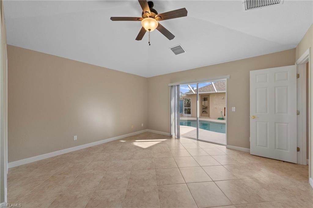 932 SW 4th Ave, Cape Coral, FL 33991 Photo