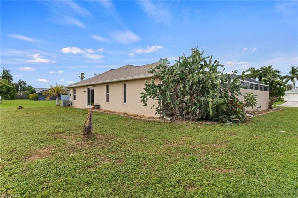 932 SW 4th Ave, Cape Coral, FL 33991 Photo