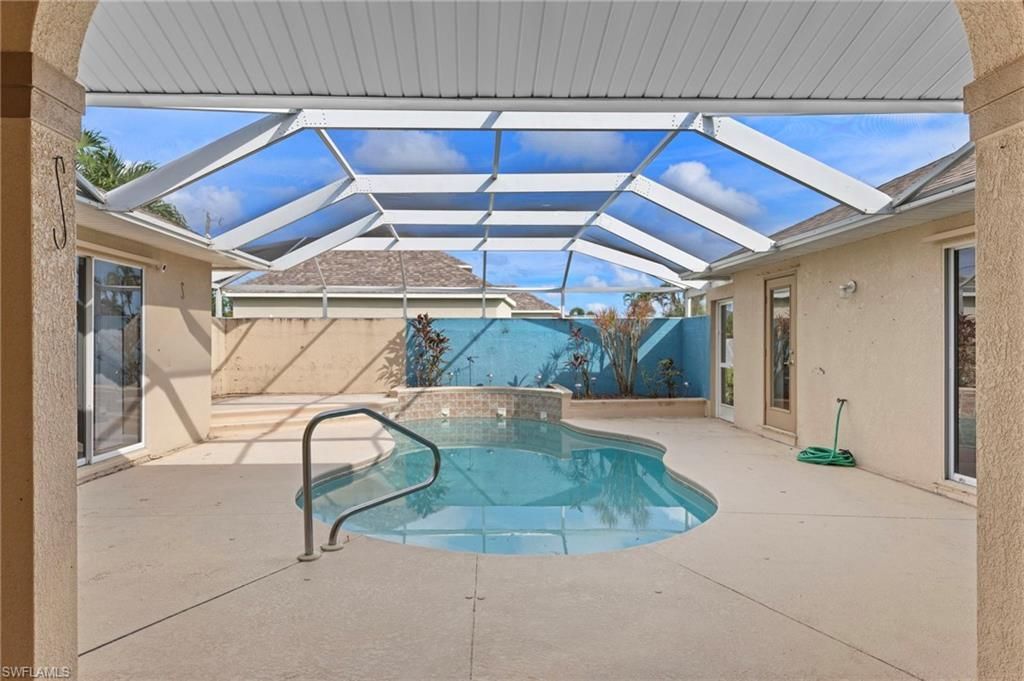 932 SW 4th Ave, Cape Coral, FL 33991 Photo