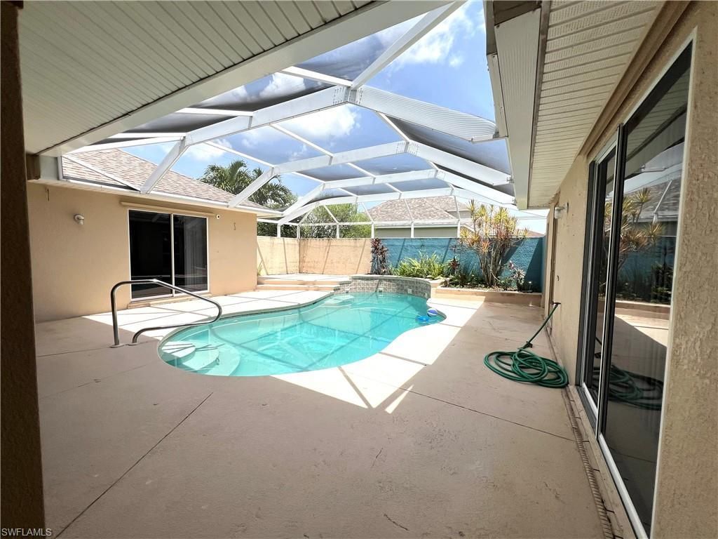 932 SW 4th Ave, Cape Coral, FL 33991 Photo
