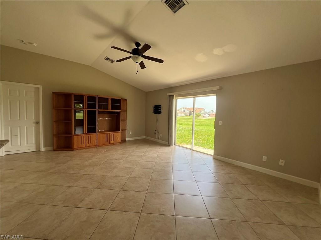 932 SW 4th Ave, Cape Coral, FL 33991 Photo