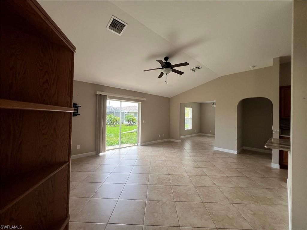 932 SW 4th Ave, Cape Coral, FL 33991 Photo