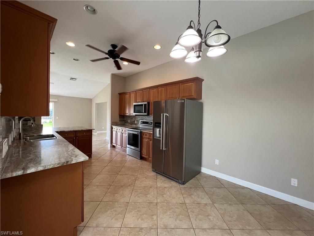 932 SW 4th Ave, Cape Coral, FL 33991 Photo
