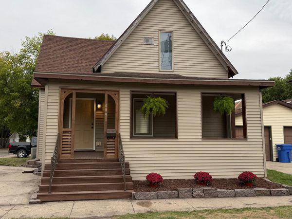 409 9th Street S, Fargo, ND 58103