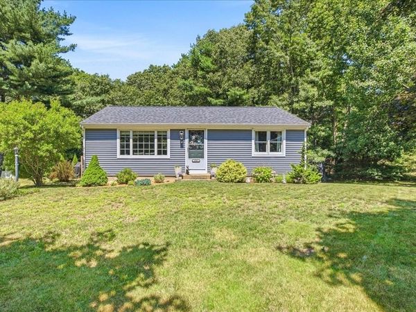 688 Plymouth St, Middleboro, MA 02346