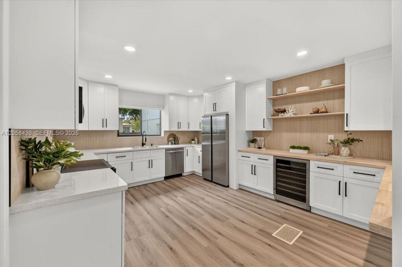 205 NE 123rd St , North Miami, FL 33161 Photo