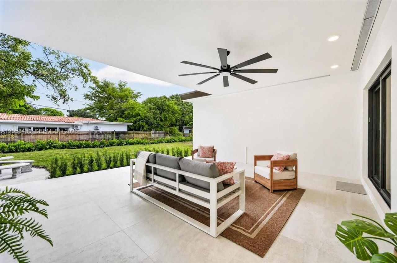 205 NE 123rd St , North Miami, FL 33161 Photo