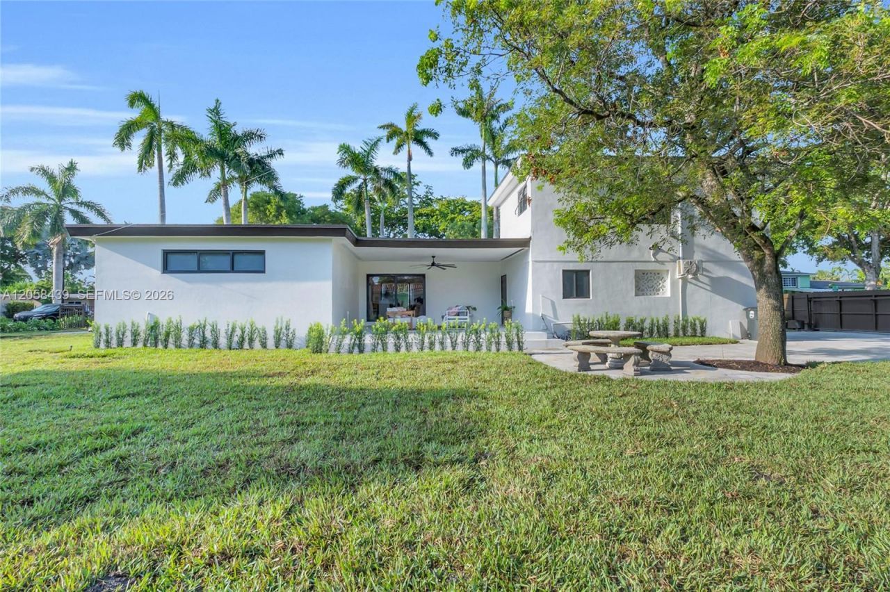 205 NE 123rd St , North Miami, FL 33161 Photo