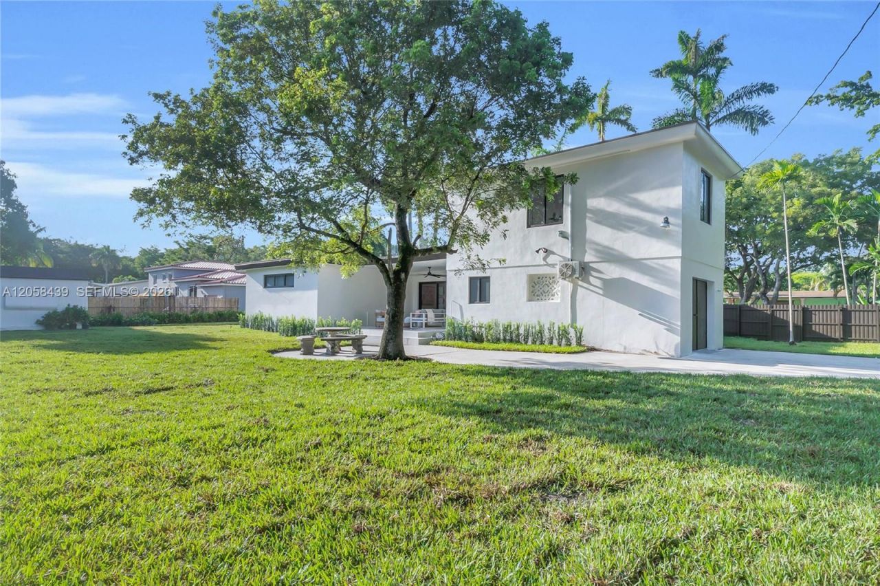 205 NE 123rd St , North Miami, FL 33161 Photo
