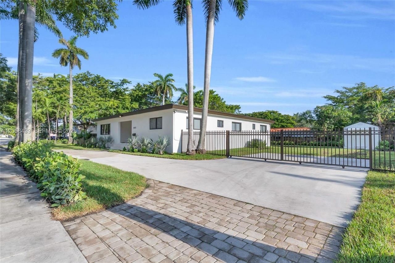 205 NE 123rd St , North Miami, FL 33161 Photo