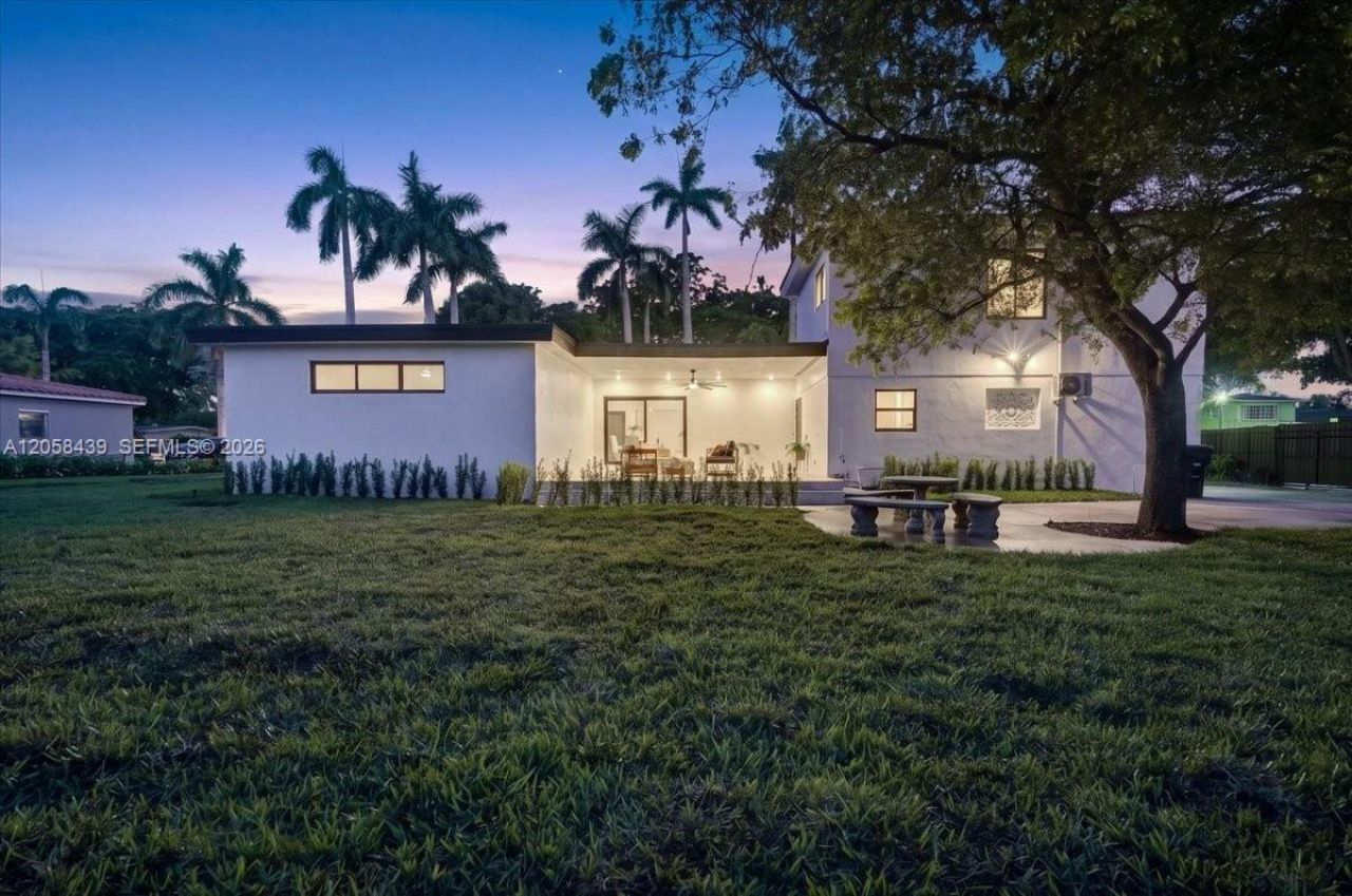 205 NE 123rd St , North Miami, FL 33161 Photo