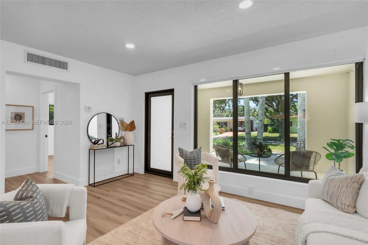 205 NE 123rd St , North Miami, FL 33161 Photo