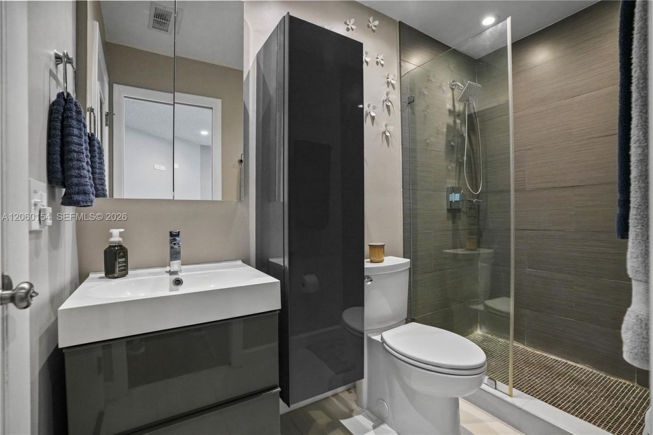 4910 NW 102nd Ave , Unit 203-8, Doral, FL 33178 Photo