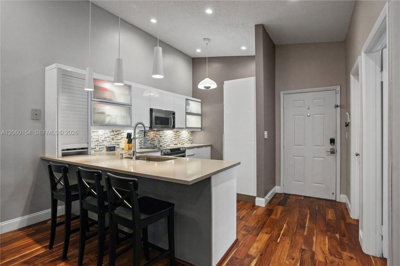 4910 NW 102nd Ave , Unit 203-8, Doral, FL 33178 Photo