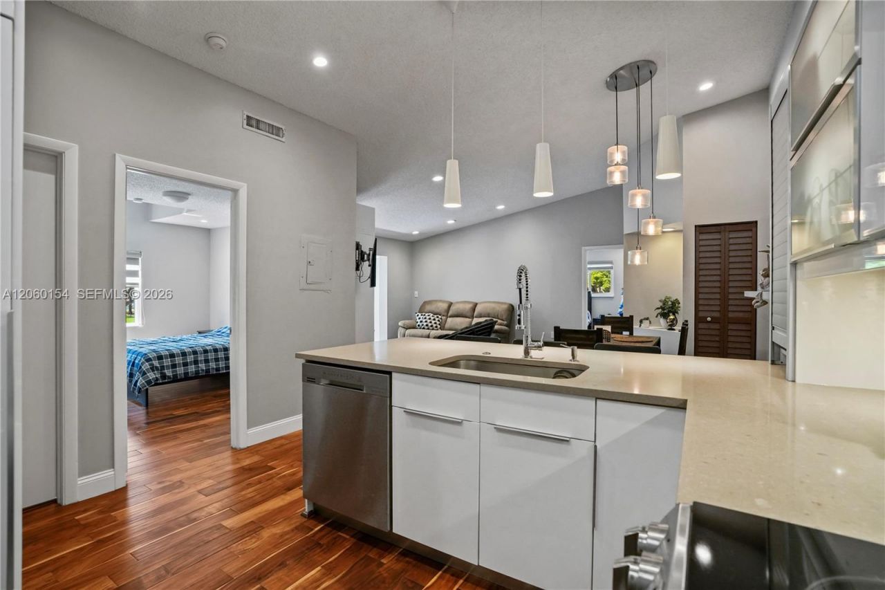4910 NW 102nd Ave , Unit 203-8, Doral, FL 33178 Photo