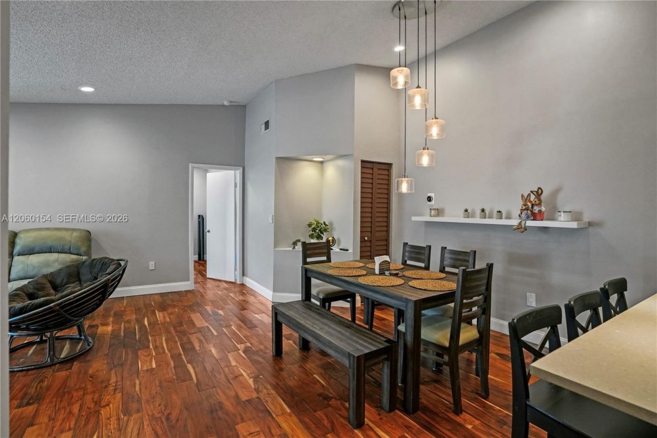 4910 NW 102nd Ave , Unit 203-8, Doral, FL 33178 Photo