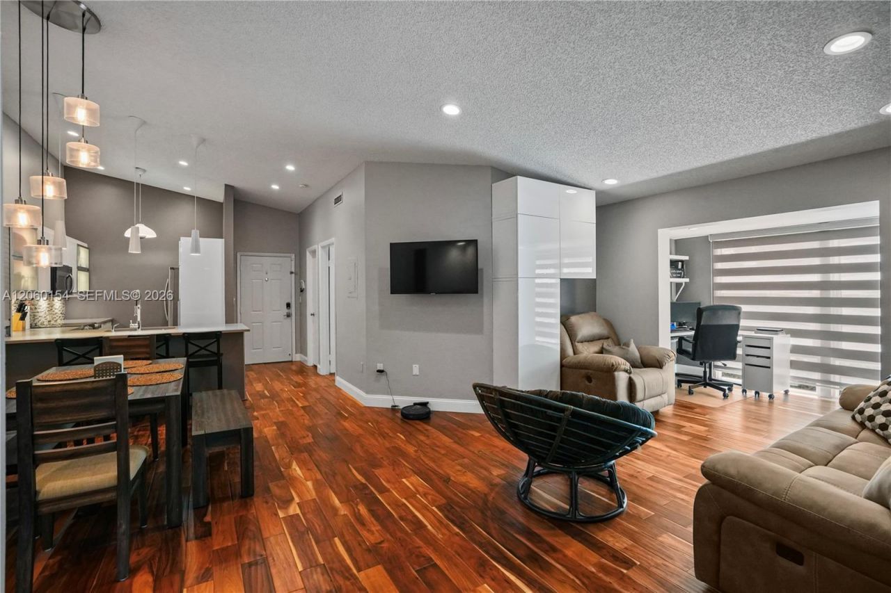 4910 NW 102nd Ave , Unit 203-8, Doral, FL 33178 Photo
