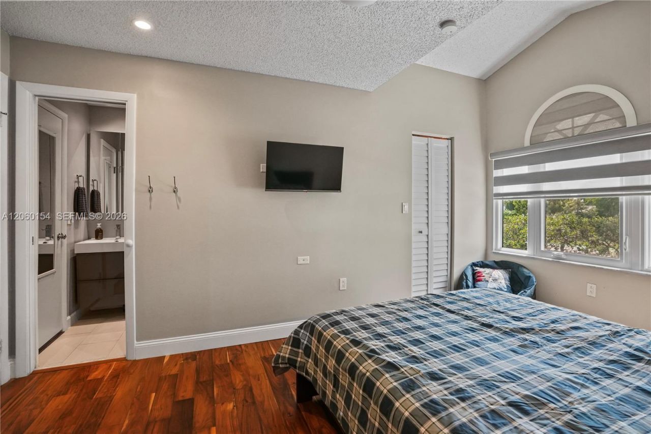 4910 NW 102nd Ave , Unit 203-8, Doral, FL 33178 Photo