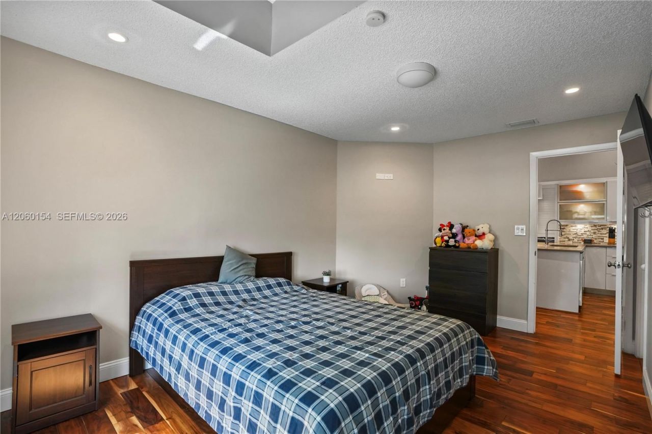 4910 NW 102nd Ave , Unit 203-8, Doral, FL 33178 Photo