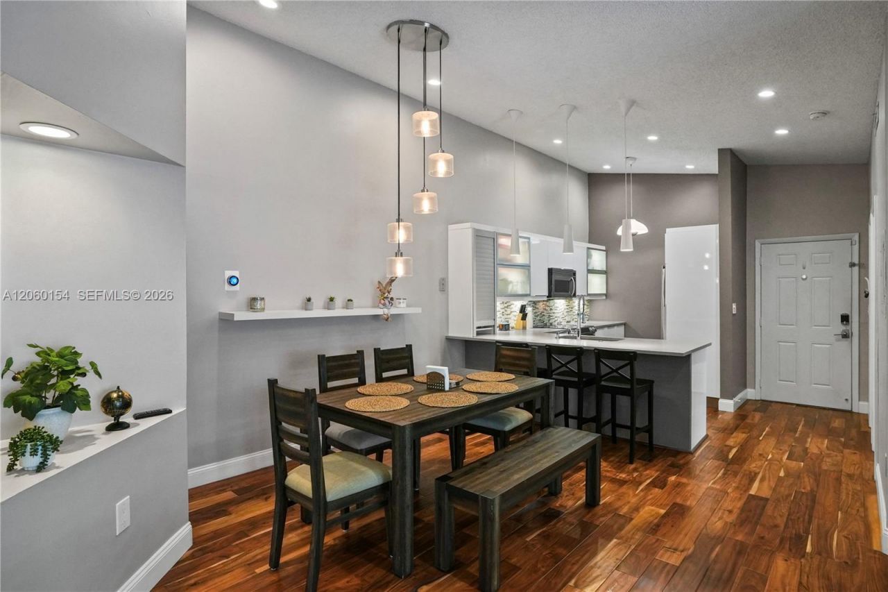 4910 NW 102nd Ave , Unit 203-8, Doral, FL 33178 Photo