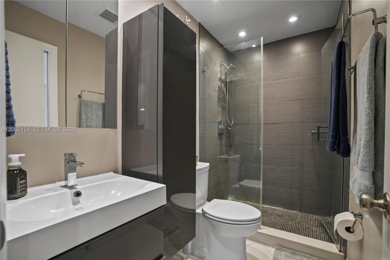 4910 NW 102nd Ave , Unit 203-8, Doral, FL 33178 Photo