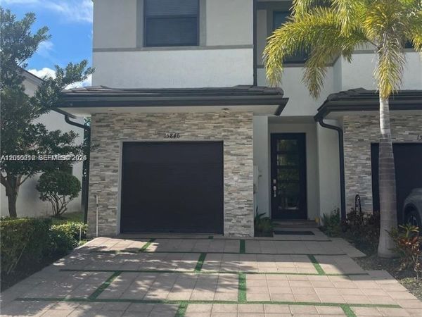 15846 NW 91st Ct , Miami Lakes, FL 33018
