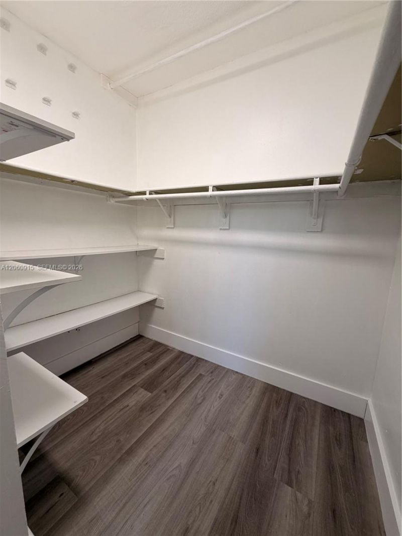 5050 NW 7th St, Unit 511, Miami, FL 33126 Photo