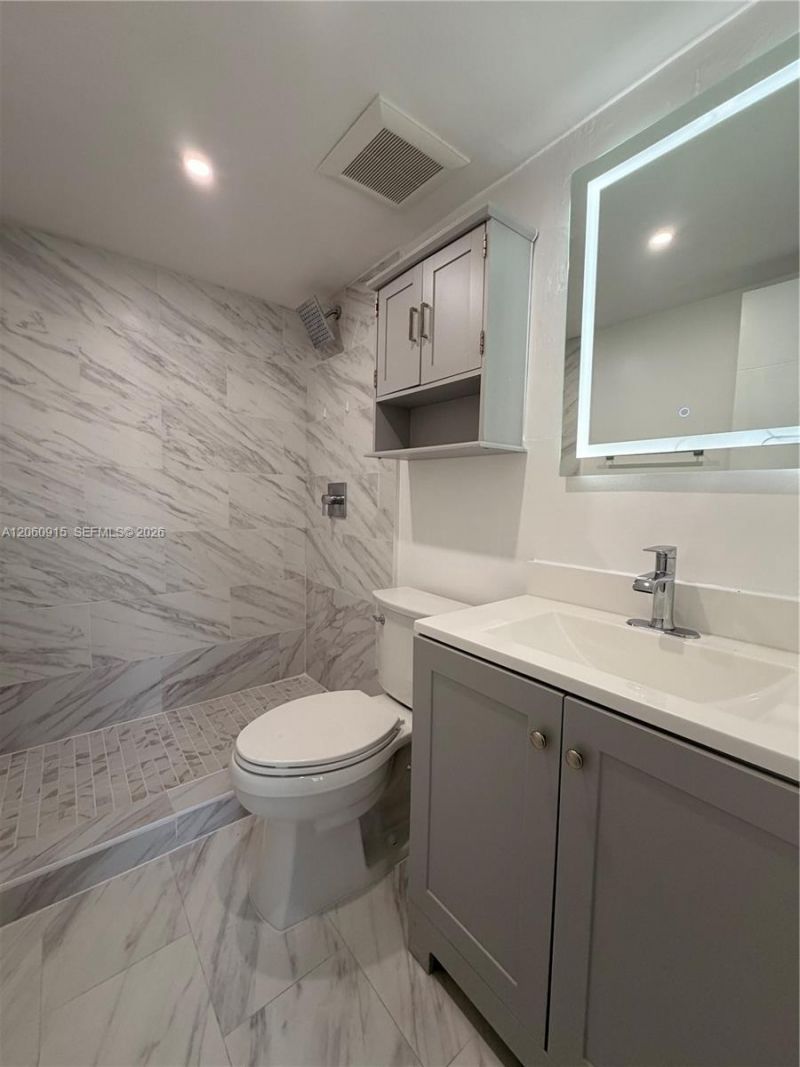 5050 NW 7th St, Unit 511, Miami, FL 33126 Photo