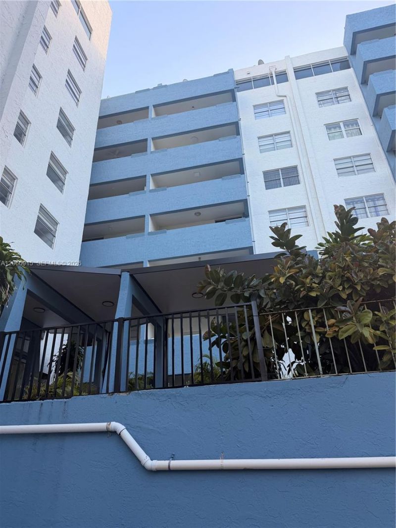 5050 NW 7th St, Unit 511, Miami, FL 33126 Photo