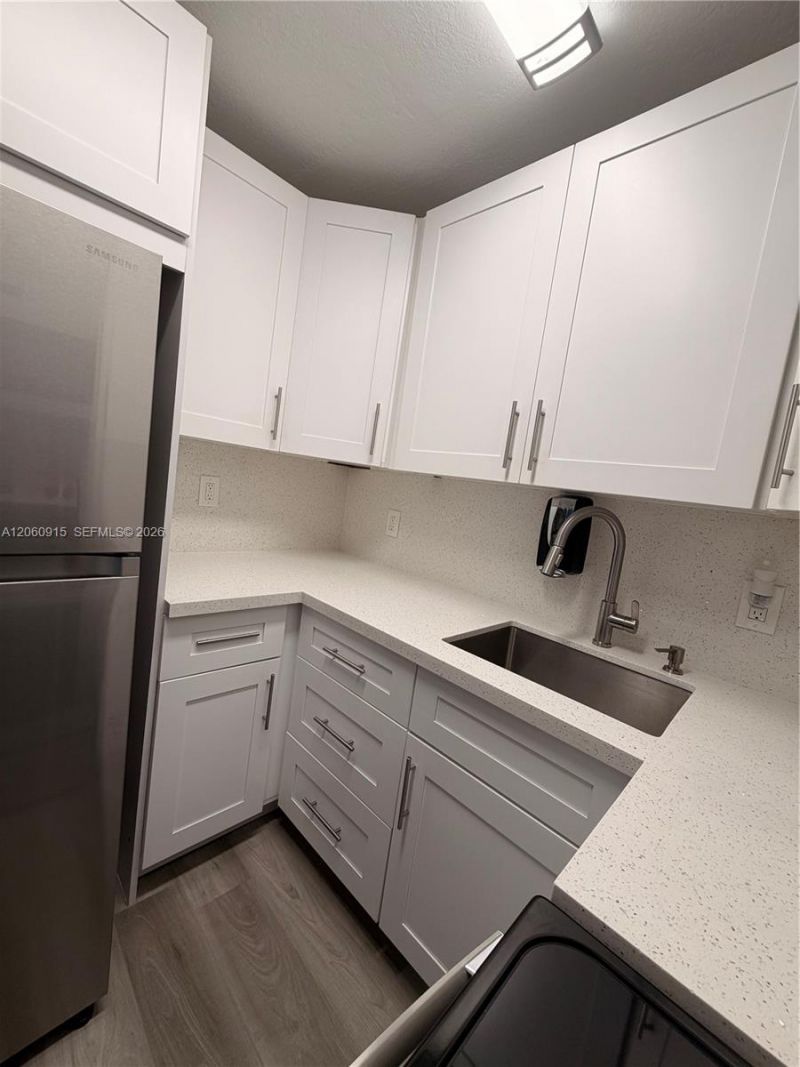 5050 NW 7th St, Unit 511, Miami, FL 33126 Photo