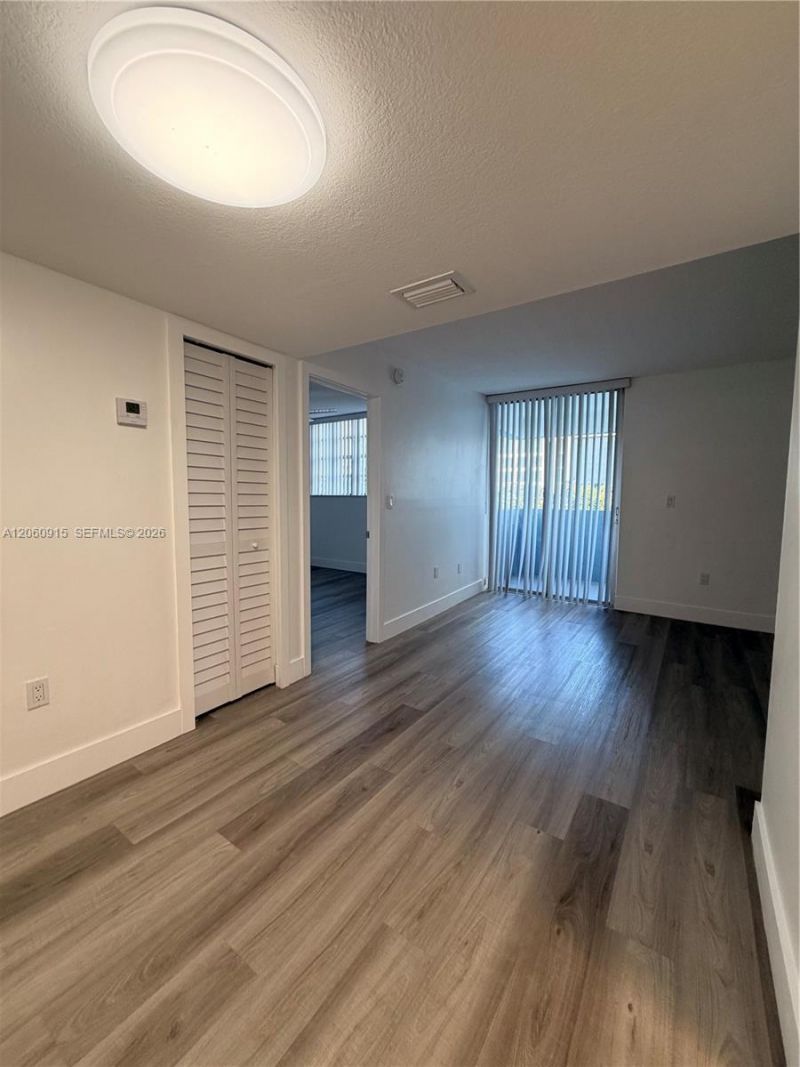 5050 NW 7th St, Unit 511, Miami, FL 33126 Photo