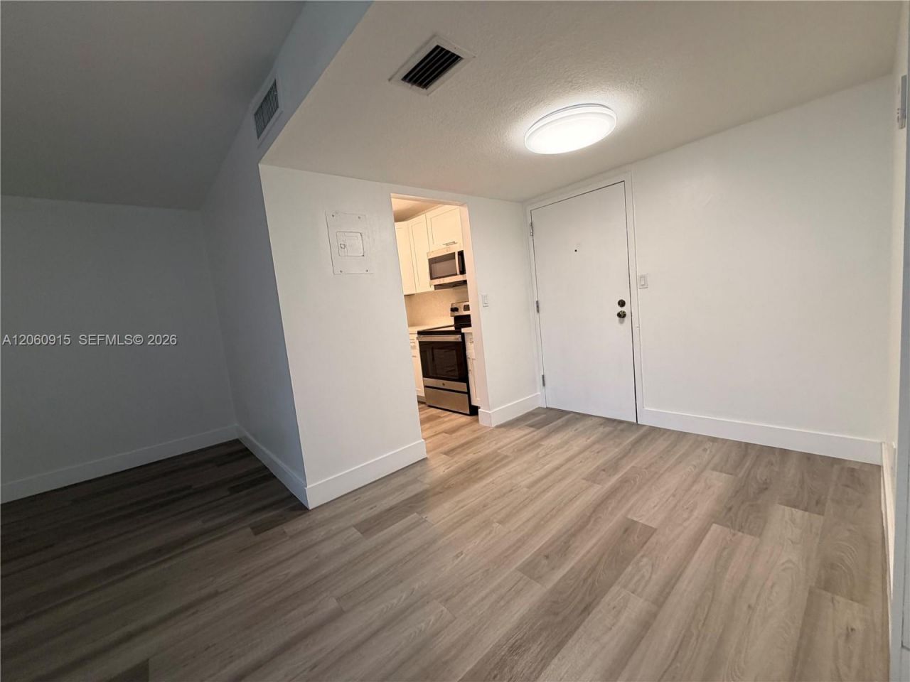 5050 NW 7th St, Unit 511, Miami, FL 33126 Photo
