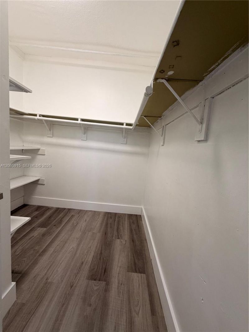 5050 NW 7th St, Unit 511, Miami, FL 33126 Photo