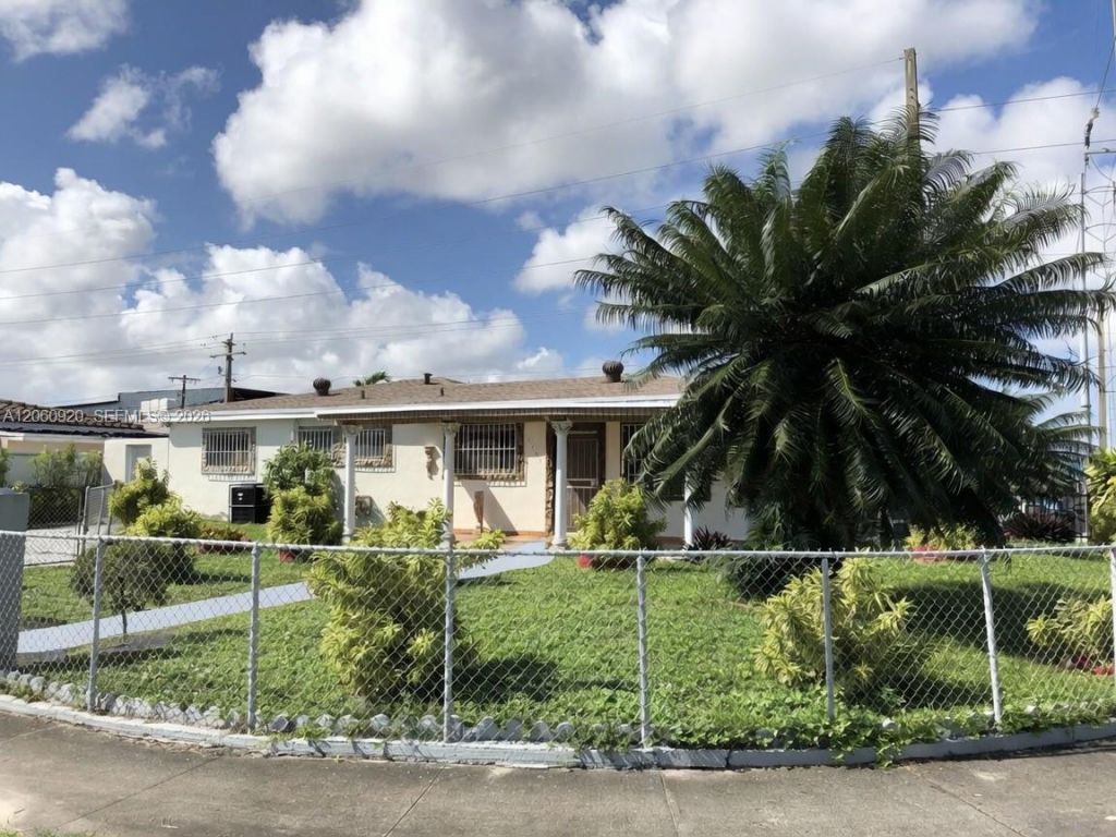 8636 NW 35th Pl, Miami, FL 33147 Photo
