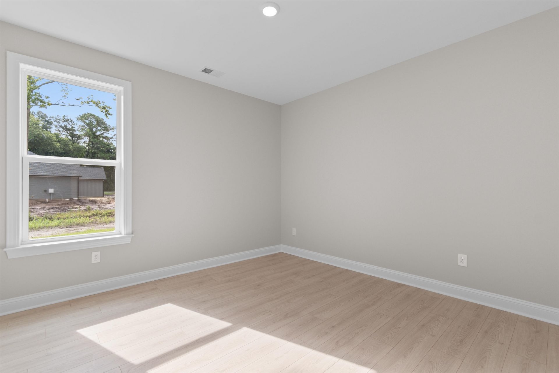 5661 Highway 668  Photo 35