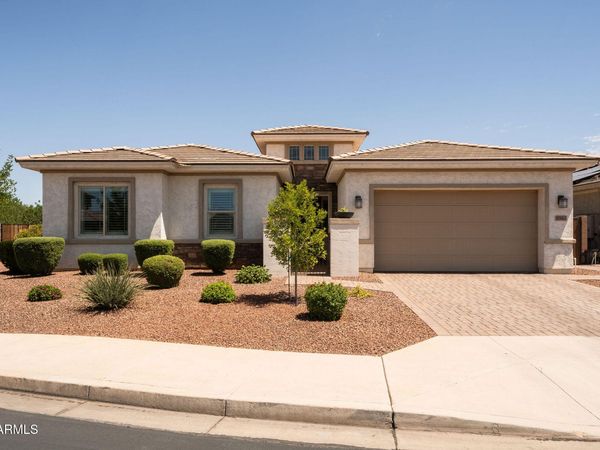 8562 W MYRTLE Avenue, Glendale, AZ 85305