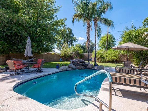 2242 W HAYWARD Avenue, Phoenix, AZ 85021