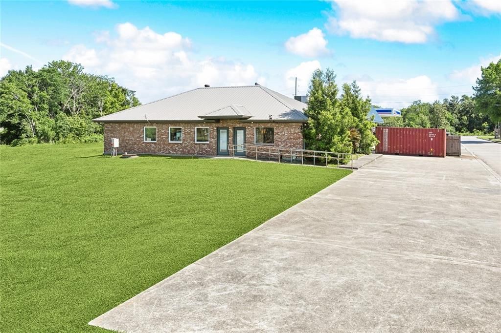 2916 S LAKE Boulevard  Violet, LA 