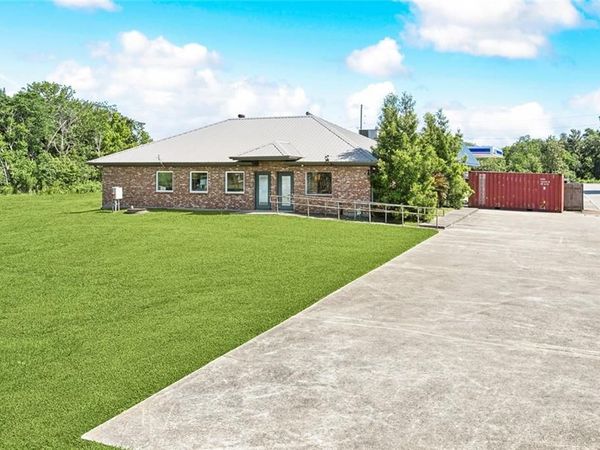 2916 S LAKE Boulevard , Violet, LA 70092