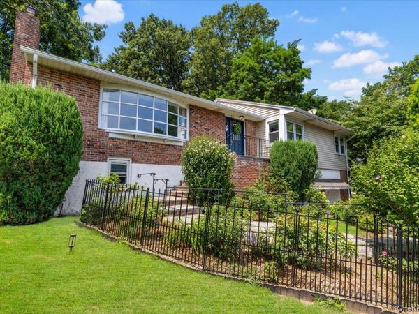 31 Claudet Way, Eastchester, NY 10709
