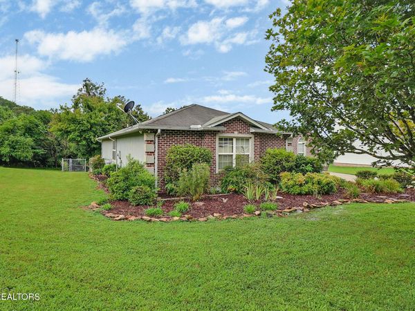 122 Twin Oaks Drive, Rockwood, TN 37854