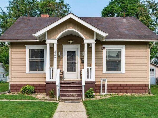 1909 Hazel Avenue , Zanesville, OH 43701