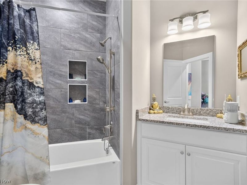 2060 Hawthorn Court, Green, OH 44720 Photo 29