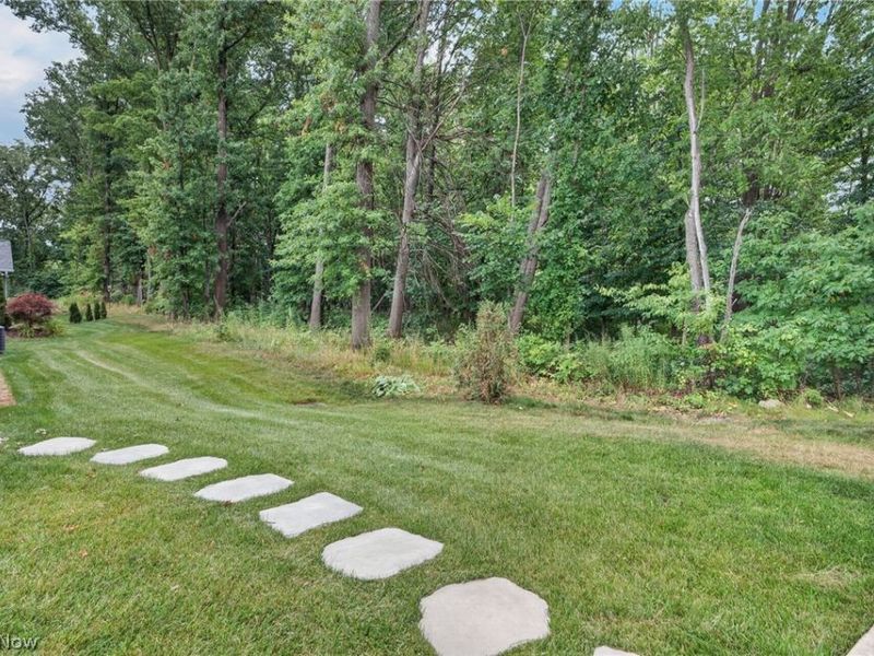 2060 Hawthorn Court, Green, OH 44720 Photo 33