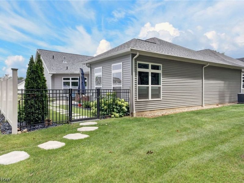 2060 Hawthorn Court, Green, OH 44720 Photo 34
