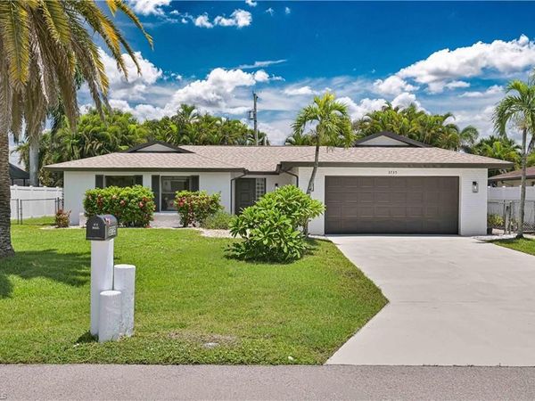 3735 SE 3rd PL, CAPE CORAL, FL 33904