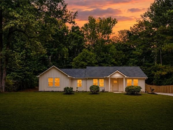 1231 Bunny Court , Loganville, GA 30052