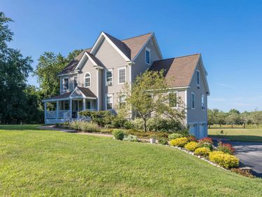 93 Bunker Hill Avenue, Stratham, NH 03885